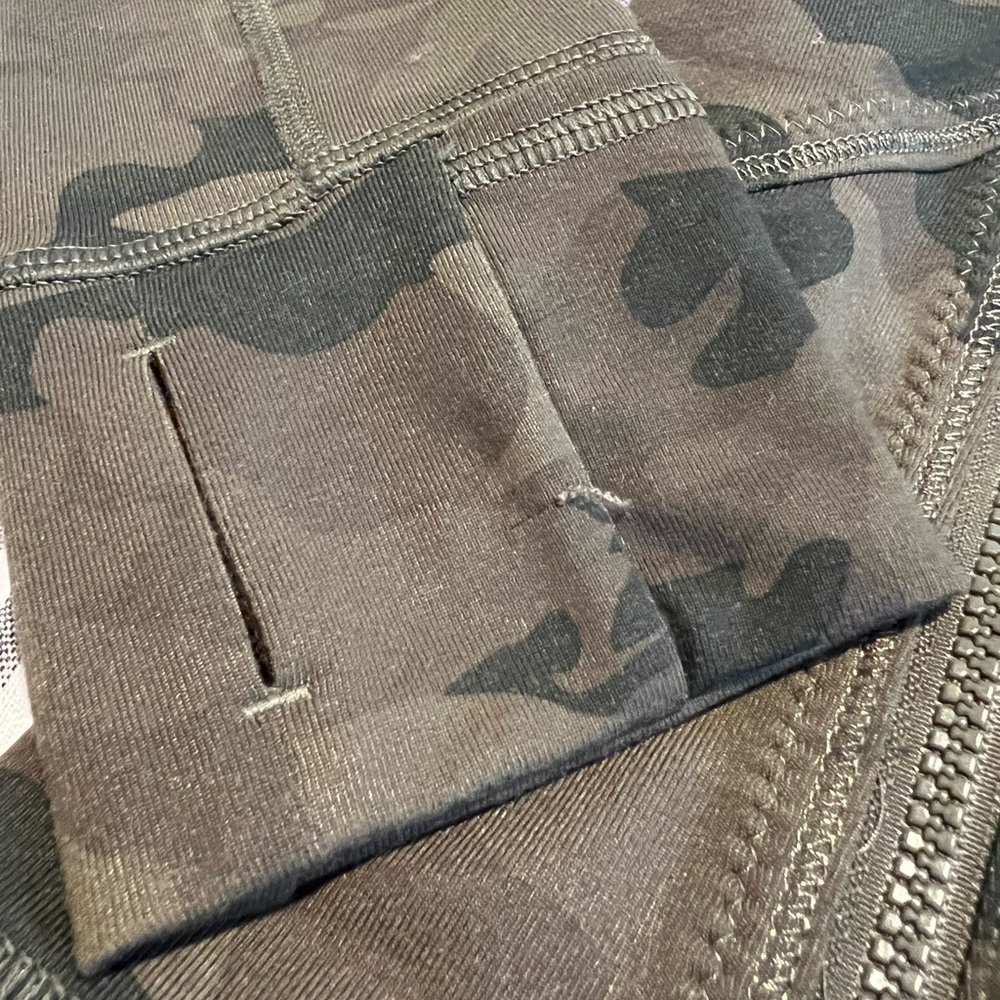 Lululemon Form Jacket *Camo - Picture 4 of 5